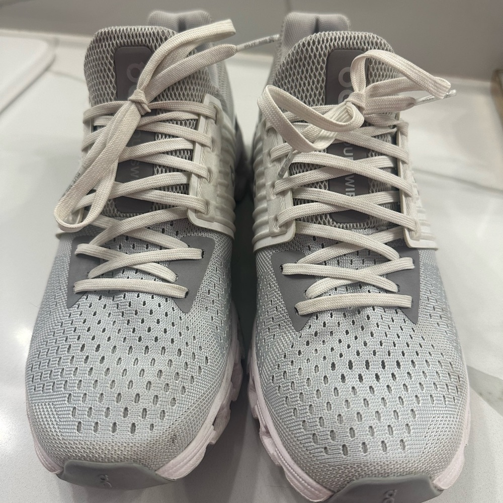 On Running Light Grey Athletic Shoes with Breathable Design